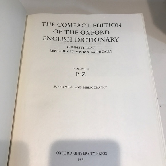 The Compact Edition of the Oxford English Dictionary Volumes I and II 1971 - Picture 5 of 12